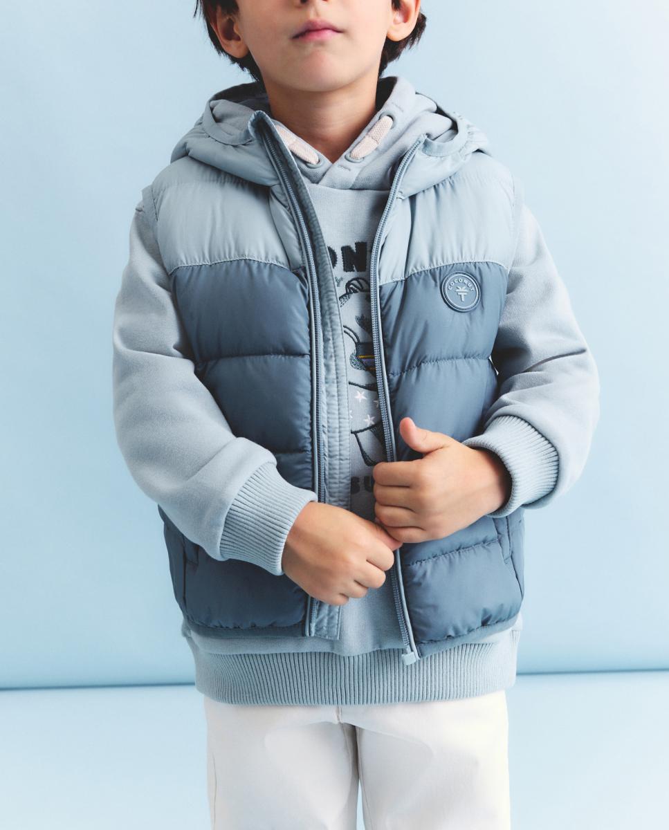 Imagen 0 de Chaqueta de niño con capucha ligera bicolor