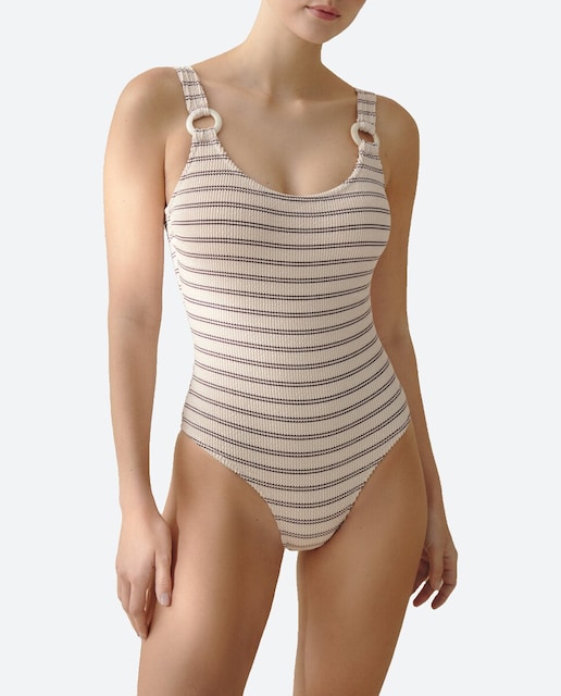 Imagen 0 de Bañador de mujer tipo con detalle de anillas