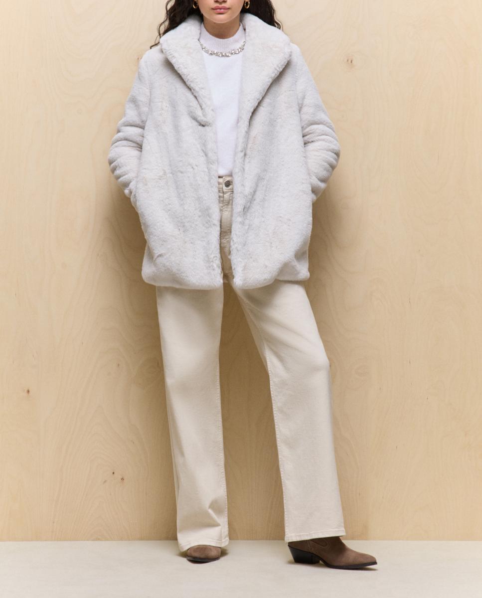 Imagen 0 de Chaquetón de pelo liso de mujer