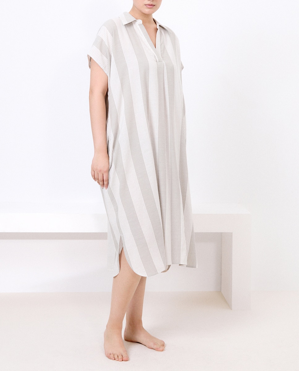 Imagen 0 de Vestido cuello pico estampado