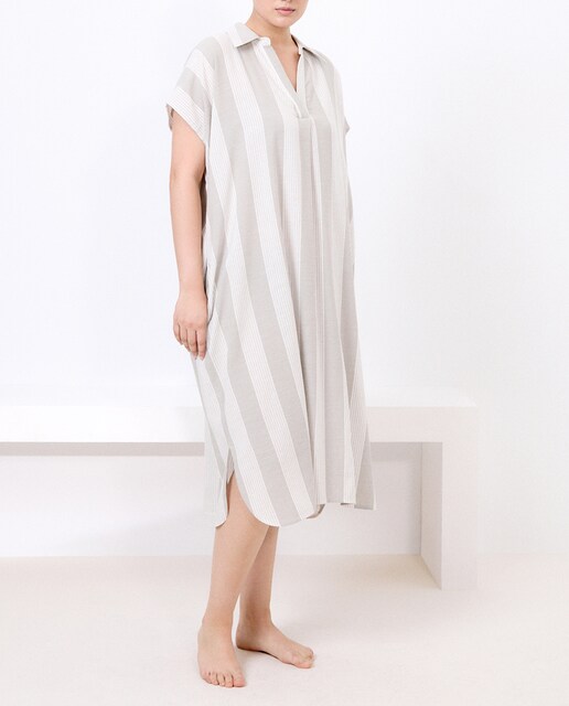 Imagen 0 de Vestido cuello pico estampado