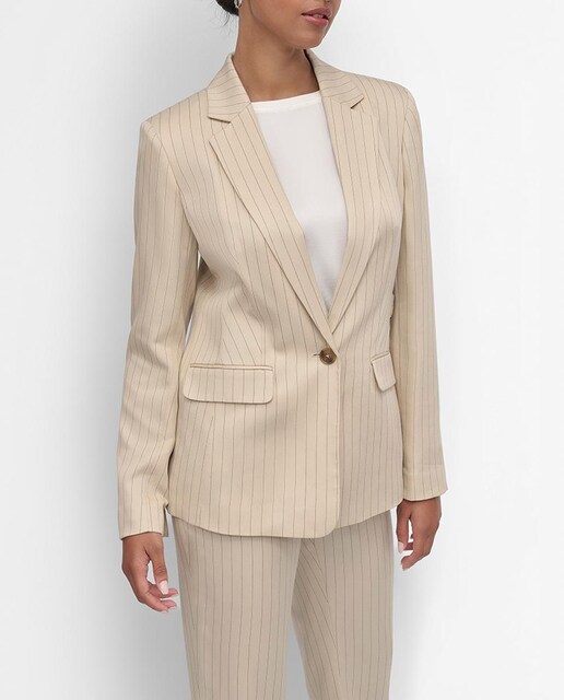 Imagen 0 de Blazer de mujer con un botón y bolsillos delanteros
