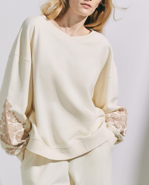 Imagen 0 de Sudadera de mujer con mangas bordadas