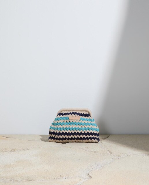 Imagen 0 de Bolso pouch de crochet con rayas