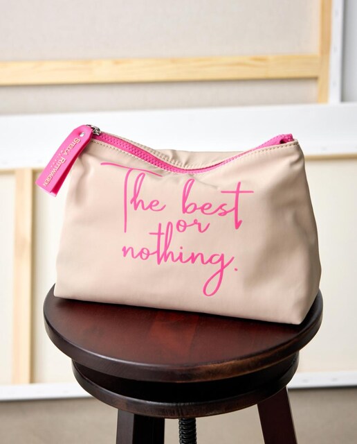 Imagen 0 de Neceser con detalle de neón