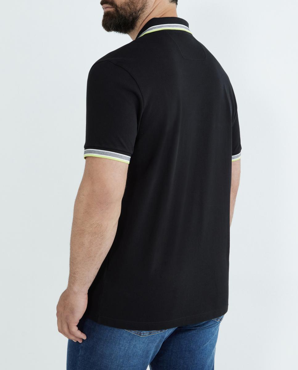 Imagen 0 de Polo manga corta de hombre en color negro talla grande