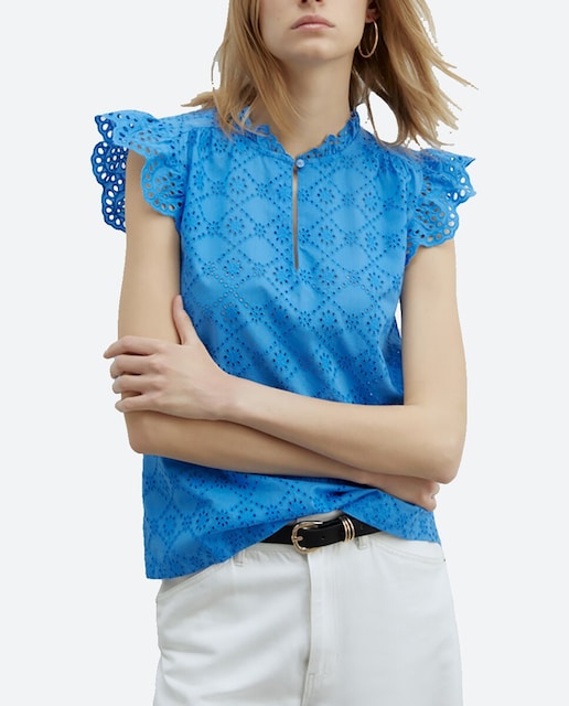 Imagen 0 de Blusa volante troquelada