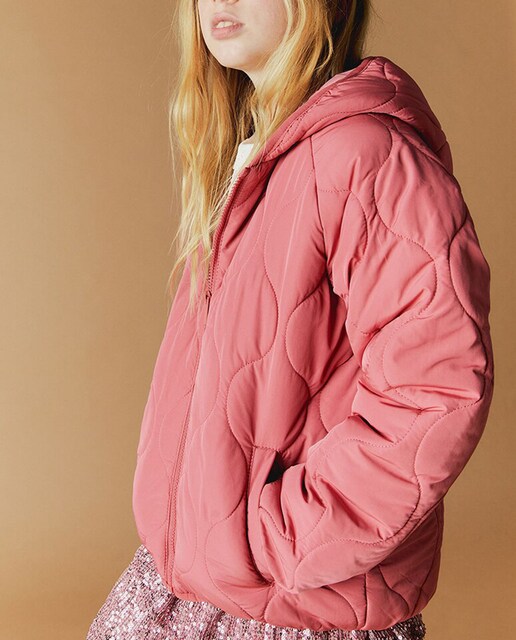 Imagen 0 de Abrigo guateado ondas