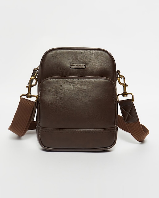 Imagen 0 de Bolso mediano efecto piel de hombre