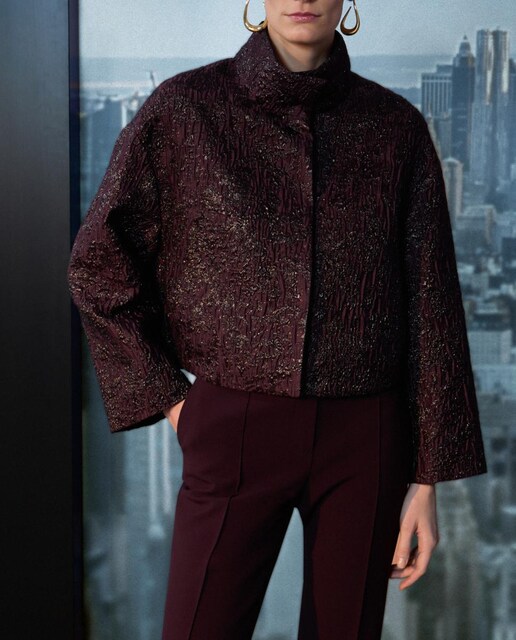 Imagen 0 de Chaqueta de mujer corta jacquard