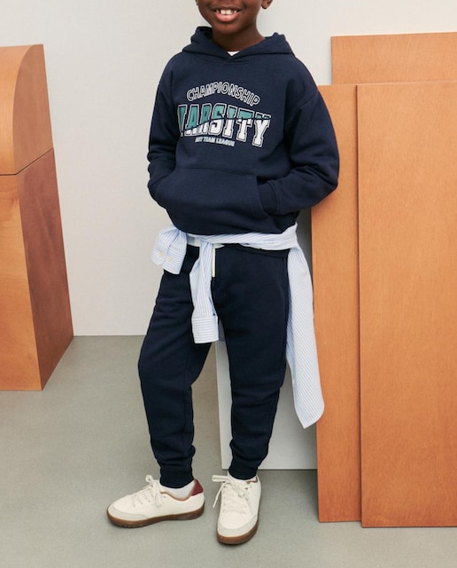 Imagen 0 de Conjunto 2 piezas sudadera capucha cerrada y pantalón largo de niño