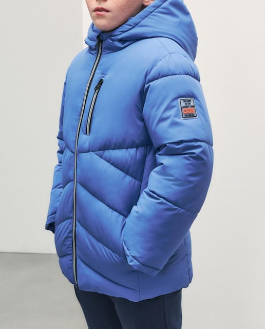 Imagen 0 de Plumífero liso con acolchado grueso fantasía de niño