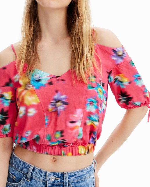 Imagen 0 de Blusa corta fruncido flores de mujer