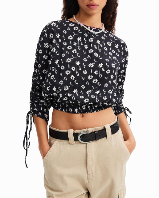 Imagen 0 de Blusa corta fruncido flores de mujer