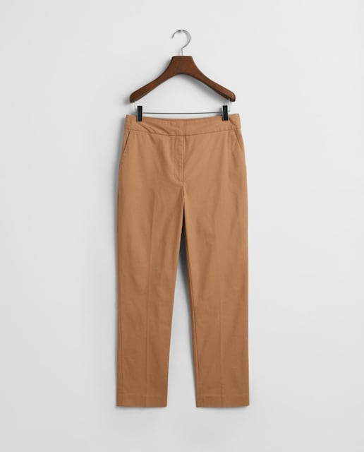 Imagen 0 de Pantalones de mujer en mezcla de algodón con corte slim y largo tobillero.