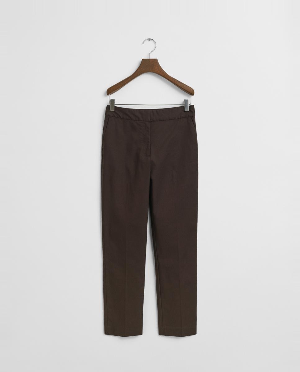 Imagen 0 de Pantalones de mujer en mezcla de algodón con corte slim y largo tobillero.