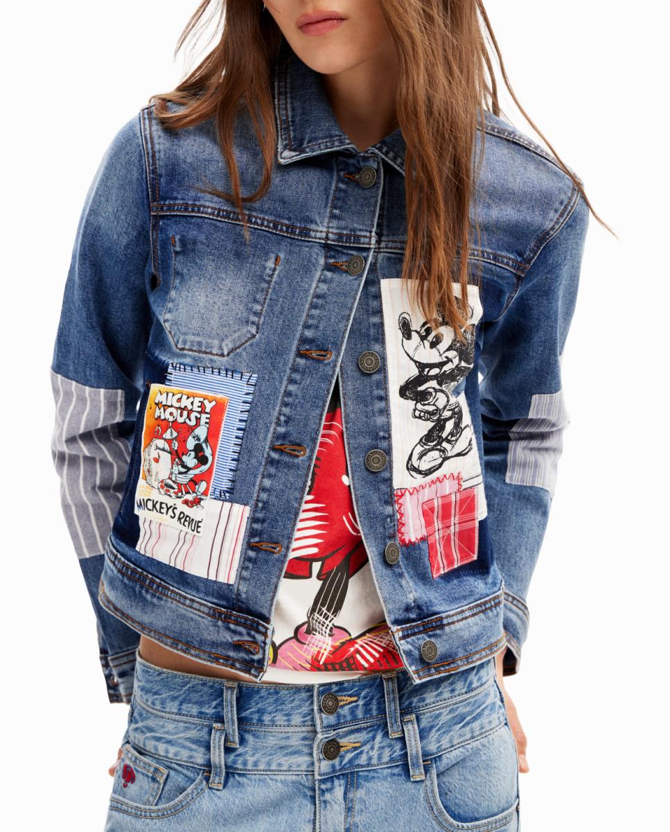 Imagen 0 de Chaqueta vaquera patch Mickey Mouse de mujer
