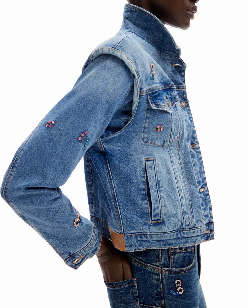Imagen 0 de Chaqueta vaquera trucker flores de mujer