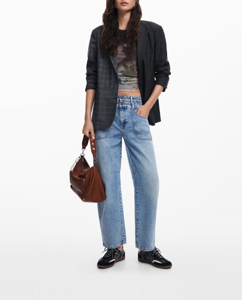 Imagen 0 de Blazer asimétrica de mujer