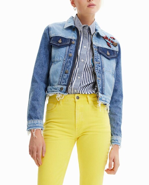 Imagen 0 de Chaqueta corta vaquera trucker de mujer