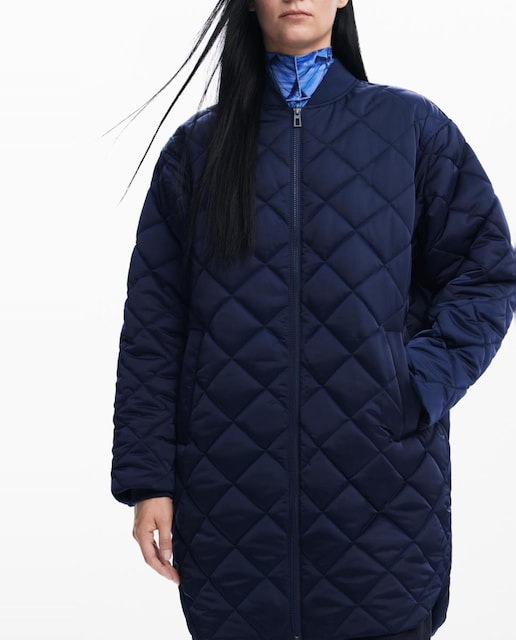 Imagen 0 de Abrigo acolchado largo de mujer