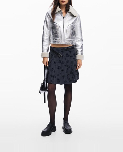 Imagen 0 de Cazadora metalizada de mujer