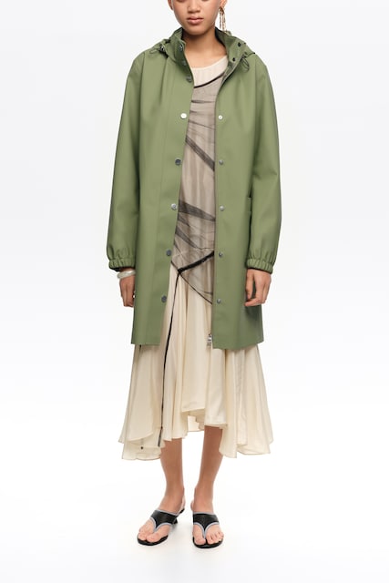 Imagen 0 de Gabardina recta engomada  de mujer