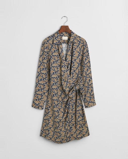 Imagen 0 de Vestido de inspiración camisera con falda cruzada