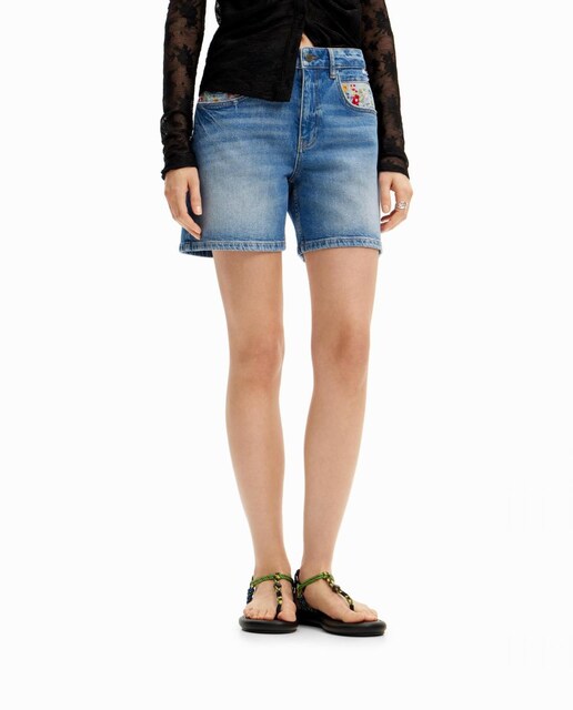 Imagen 0 de Short denim bordados de mujer