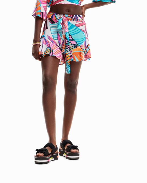 Imagen 0 de Shorts volantes tropical de mujer