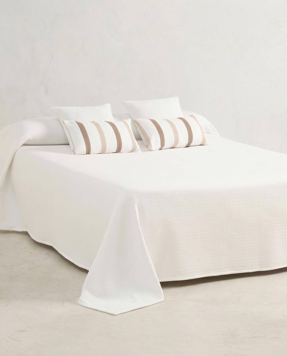 Imagen 0 de Colcha jacquard lisa textura cuadros blanco