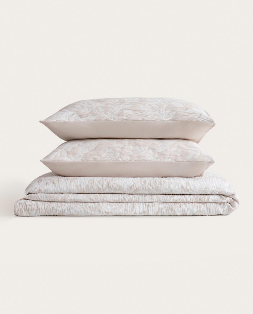 Imagen 0 de COLCHA JACQUARD elegante y atemporal
