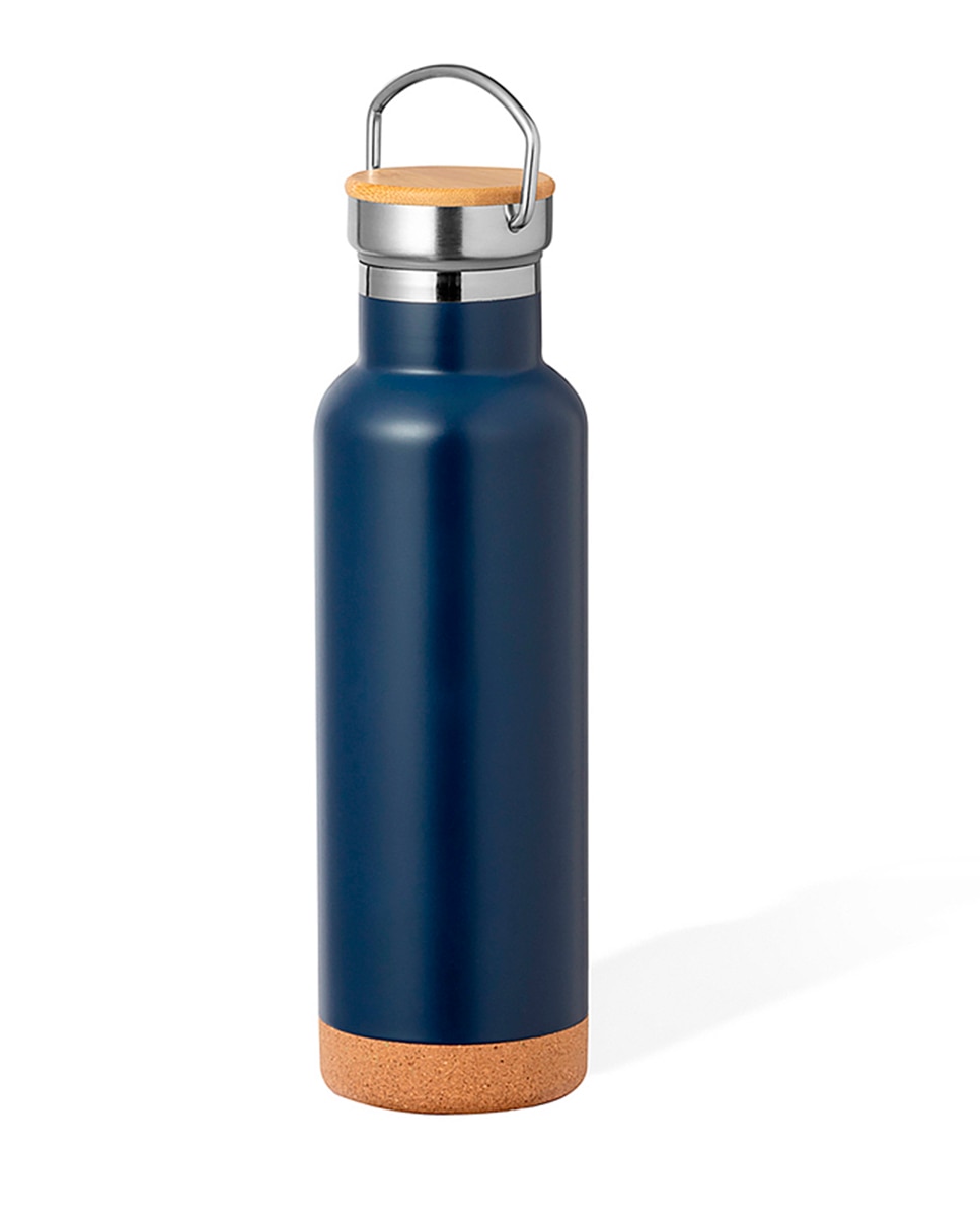Imagen 0 de Bidón térmico de 650 ml de capacidad en acero inox de doble pared. Incluye tapón a rosca en acero inox, con detalle de bambú y asa integrada.