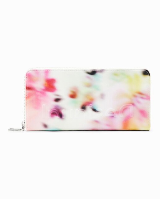 Imagen 0 de Cartera grande desenfocada de mujer