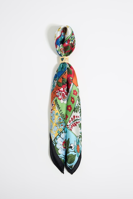 Imagen 0 de Charm pañuelo patchwork flores y dado metal de mujer