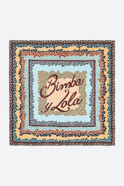 Imagen 0 de Pañuelo marcos leopardo y logo de mujer