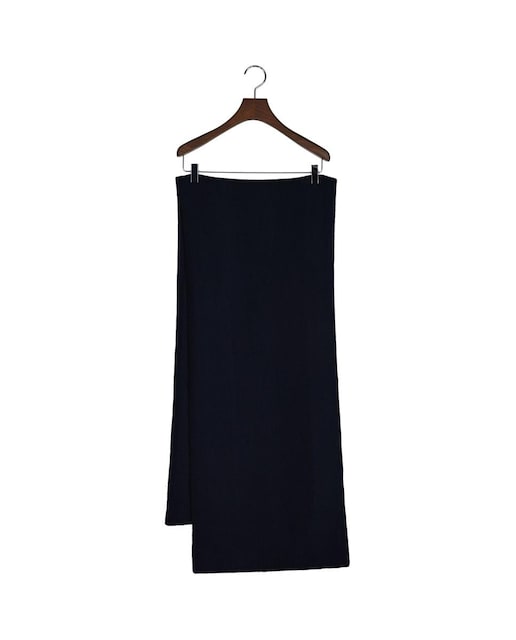 Imagen 0 de Bufanda de mujer 100% lana rematada con bordes acanalados y adornada con logotipo  GANT bordado en el borde.