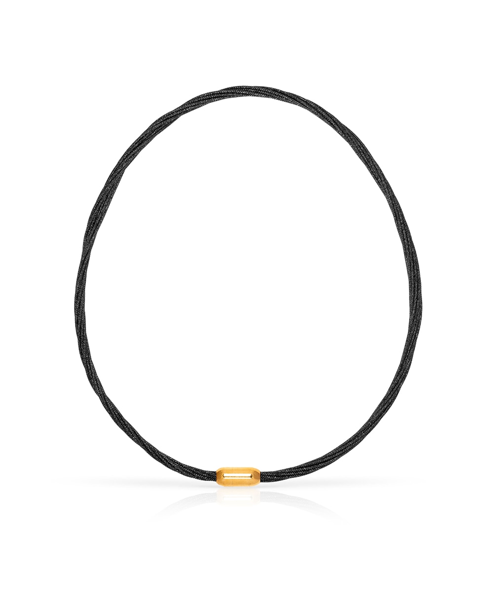 Imagen 0 de Collar multihebra entrelazada de hilo de nylon negro con cierre magnético de cobre dorado
