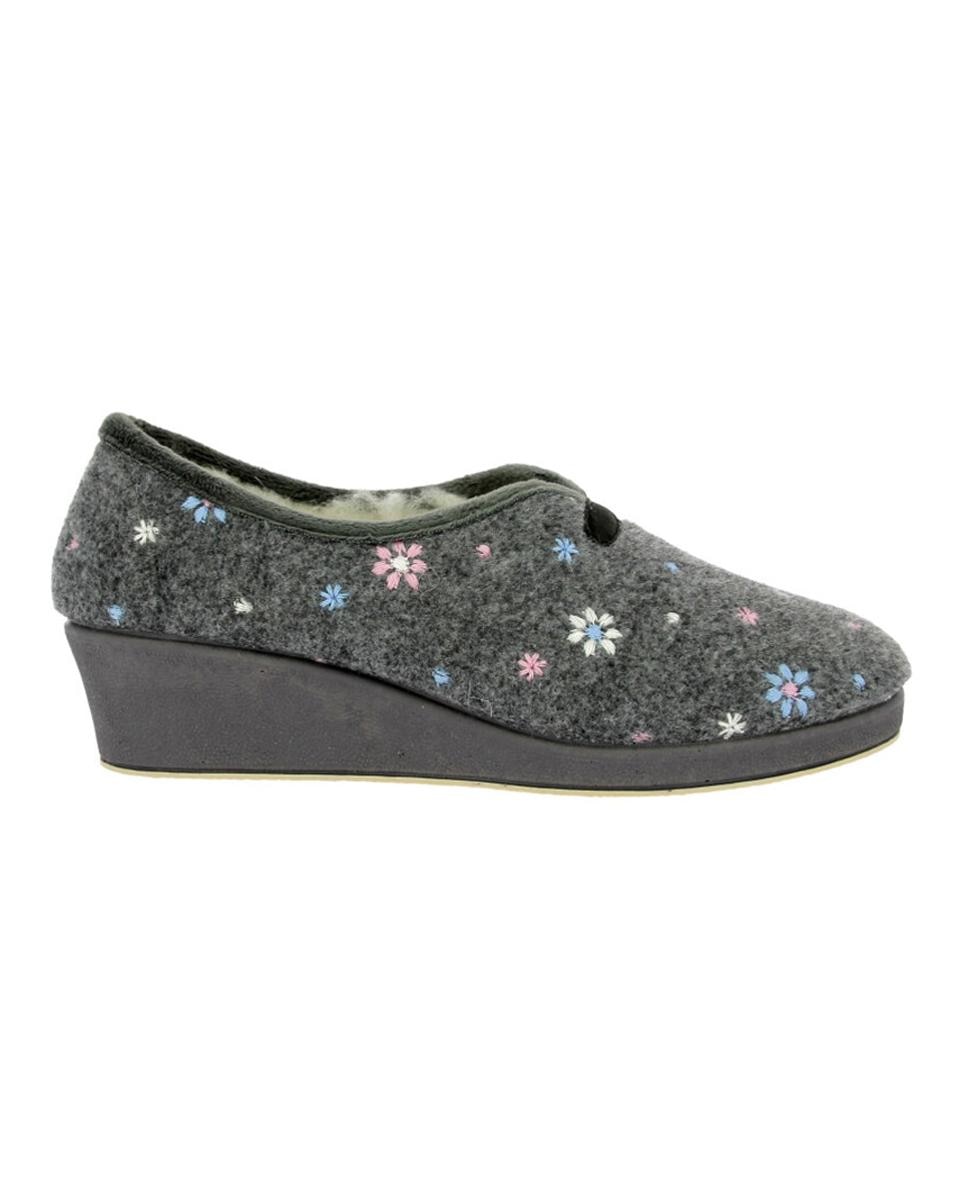 Imagen 0 de Zapatilla de mujer casa cuña lana