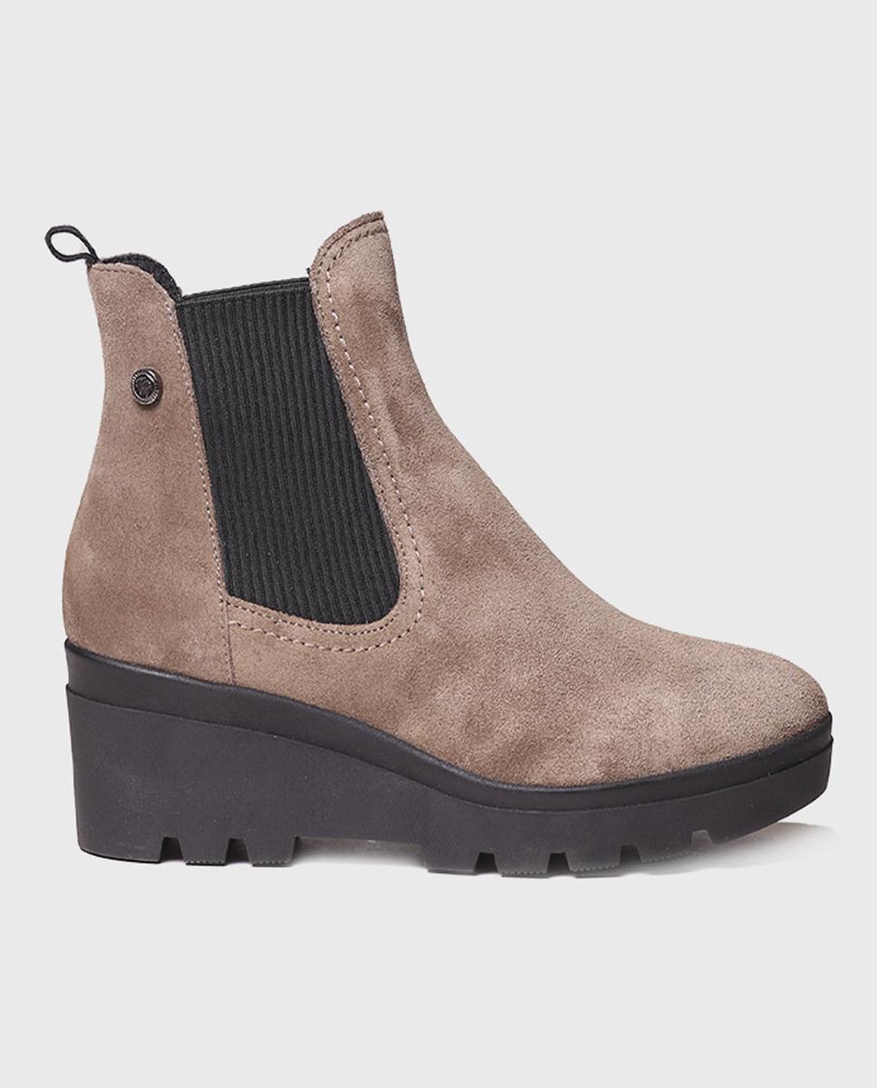 Imagen 0 de Bota de piel para mujer suela de goma antideslizante