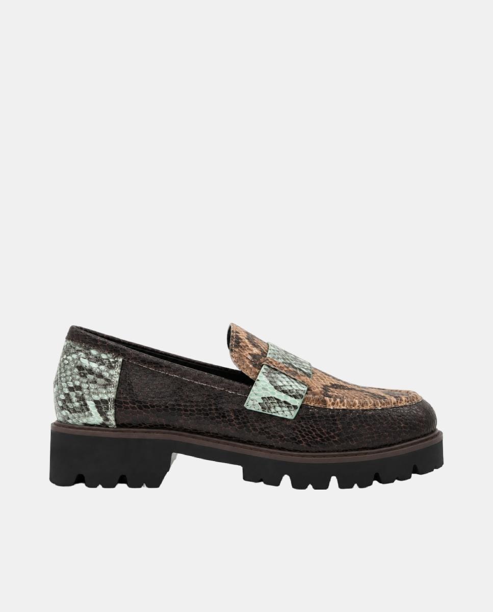 Imagen 0 de Mocasín de mujer de estilo clásico y exterior de piel