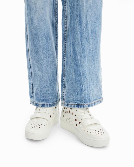 Imagen 0 de Sneakers altas agujeros de mujer