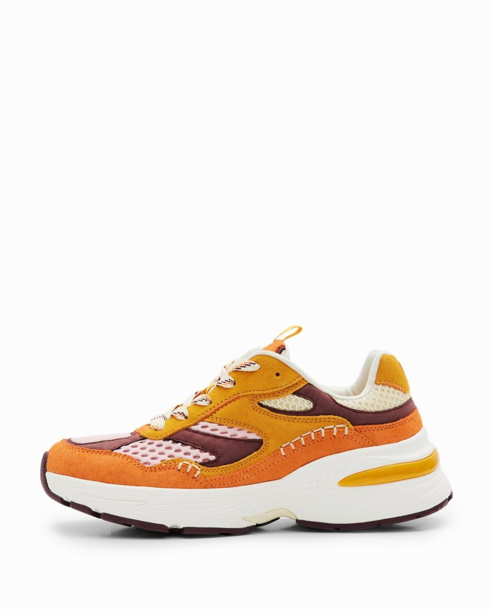 Imagen 0 de Sneakers runner patch serraje de mujer