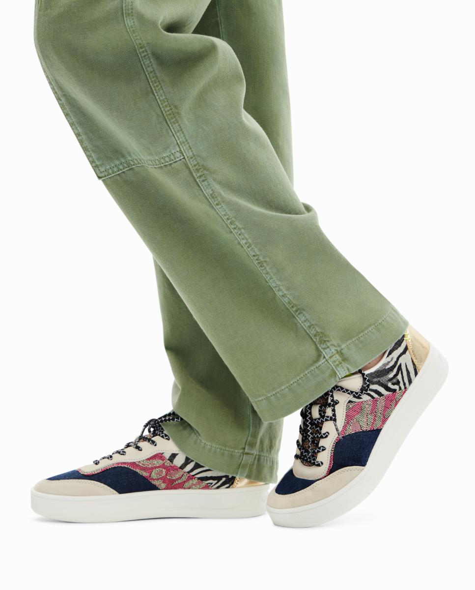 Imagen 0 de Sneakers plataforma patch de mujer