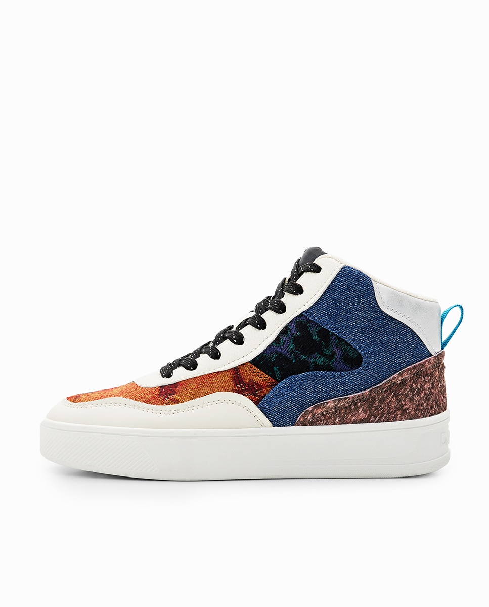 Imagen 0 de Sneakers caña media patch