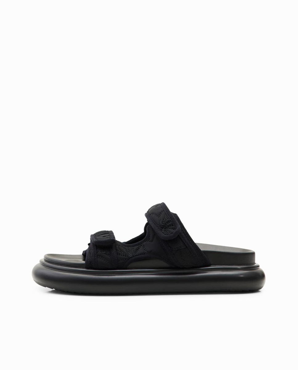 Imagen 0 de Sandalias tiras bordadas de mujer