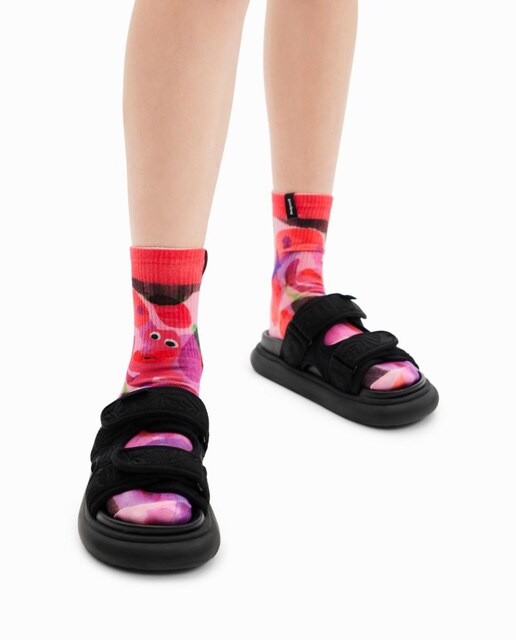 Imagen 0 de Sandalias tiras bordadas de mujer