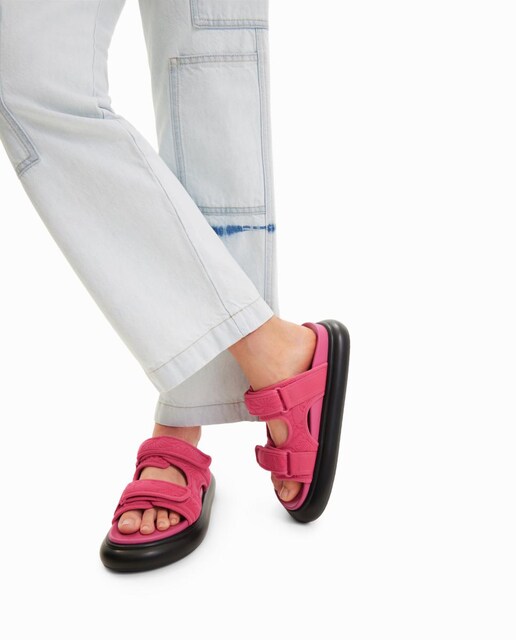 Imagen 0 de Sandalias tiras bordadas de mujer