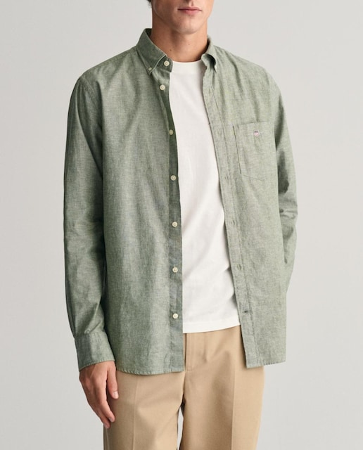 Imagen 0 de Camisa de hombre en mezcla de algodón y lino con corte regular y cuello button-down.