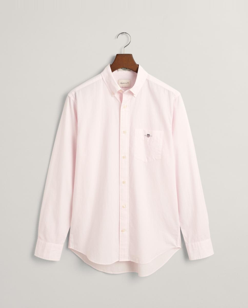 Imagen 0 de Camisa de hombre de algodón con rayas estilo banker, ajuste regular y cuello button-down.